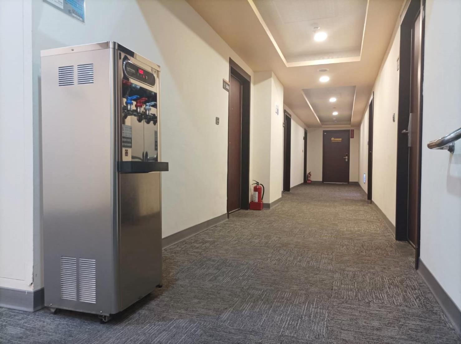 Crystal Hotel Пули Екстериор снимка