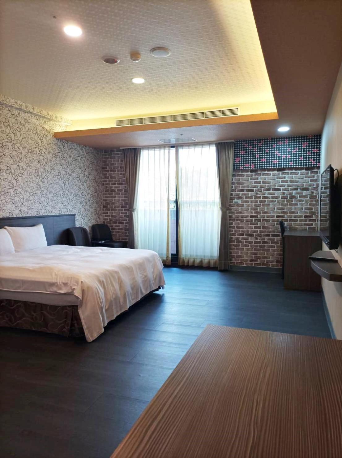 Crystal Hotel Пули Екстериор снимка