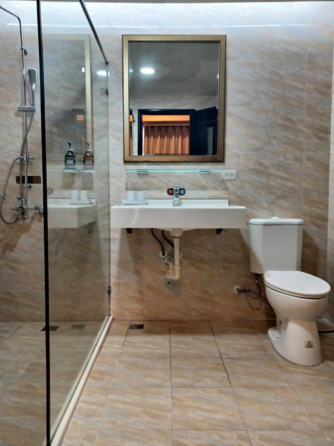 Crystal Hotel Пули Екстериор снимка